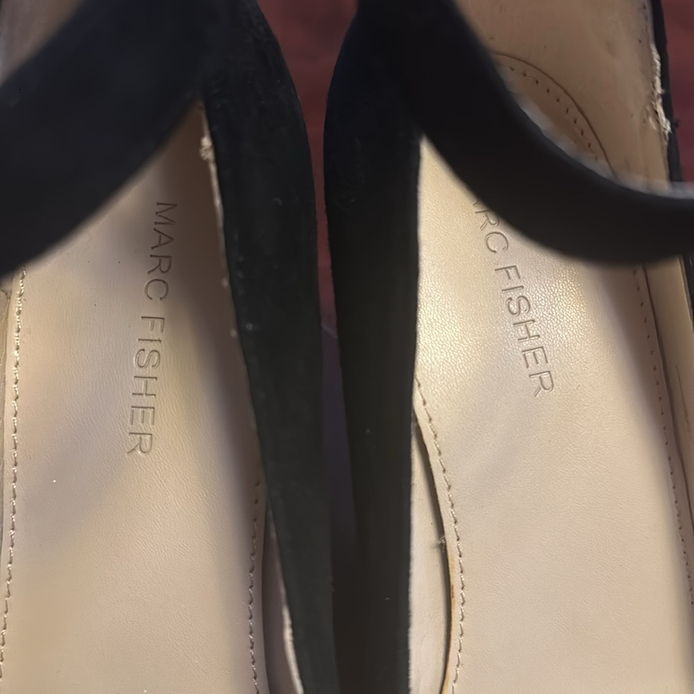 Marc Fisher Black Velvet Heels size 8 exc condition - Picture 2 of 8